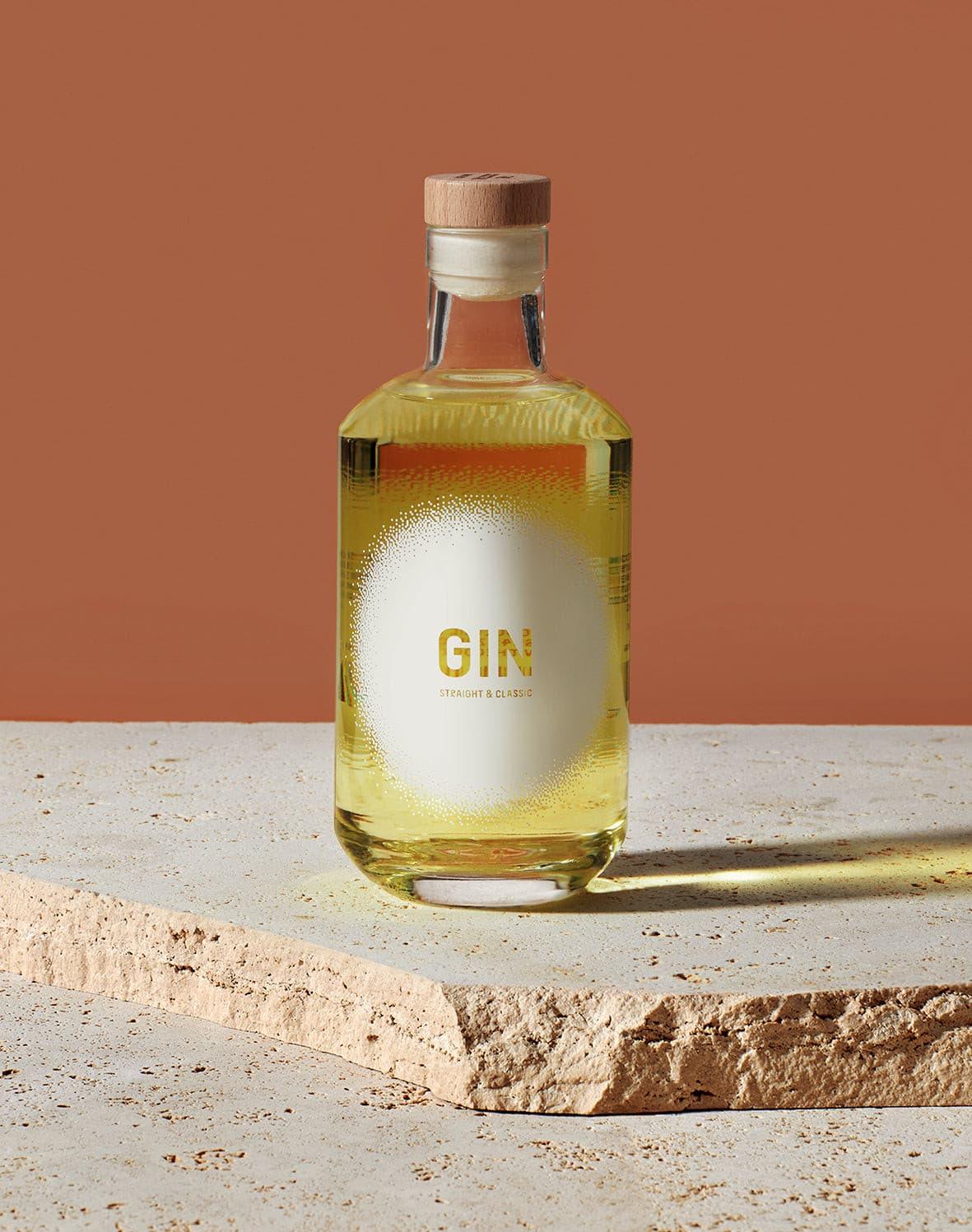 GIN BY THE COCKTAIL