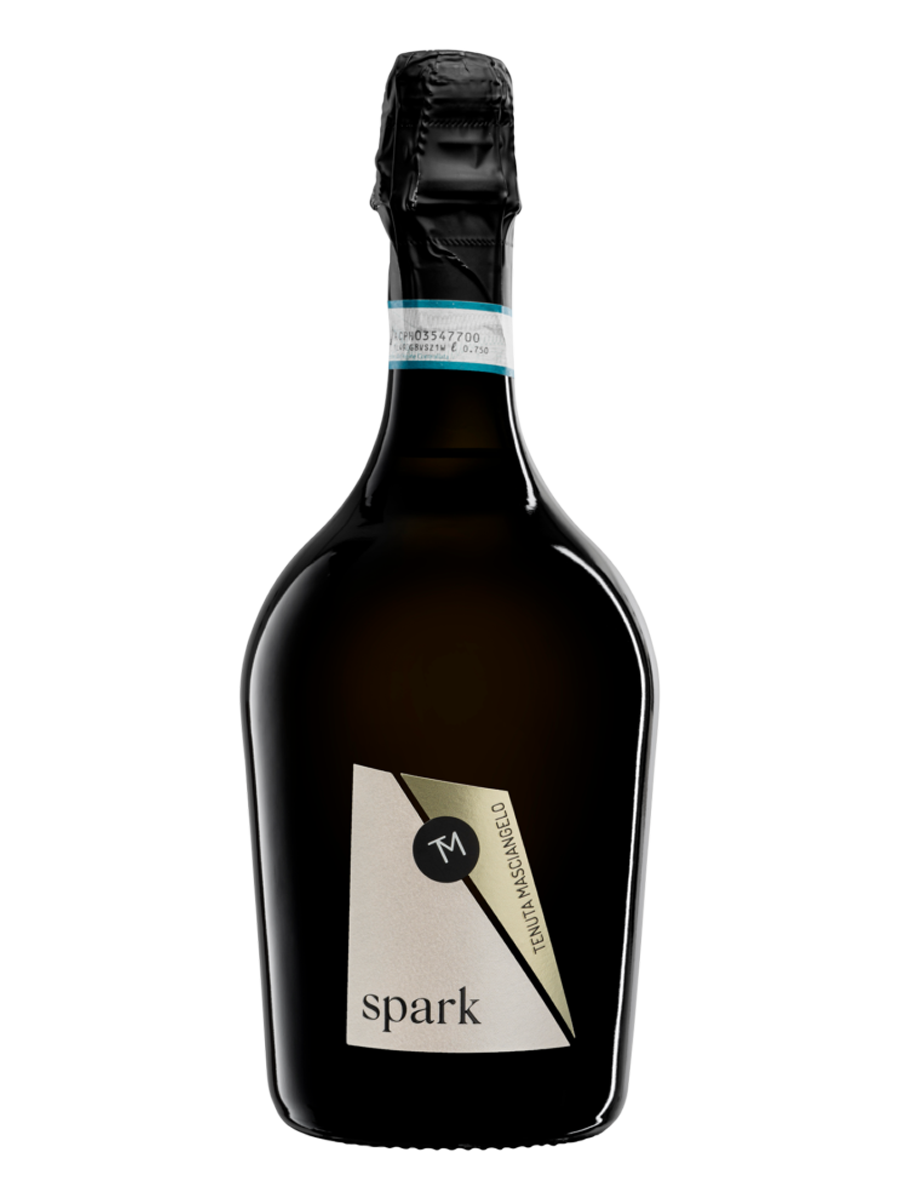 Spark Brut Blanc – Tenuta Masciangelo, bottiglia su sfondo trasparente