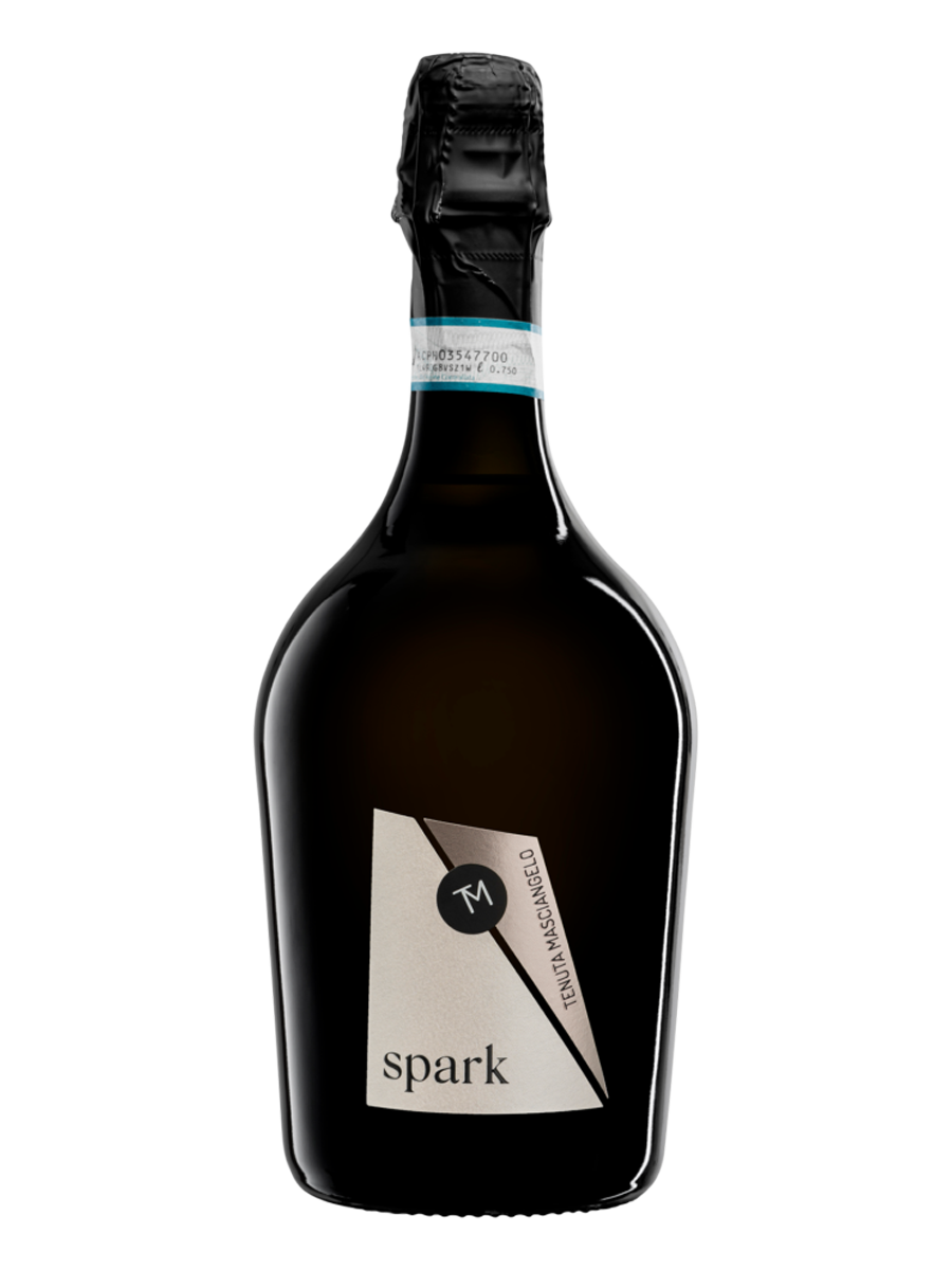 Spark Brut Rosè – Tenuta Masciangelo, bottiglia su sfondo trasparente